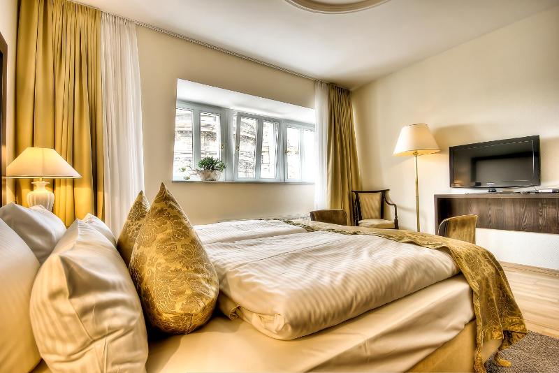 Two-Bedroom Penthouse Apartment image 2