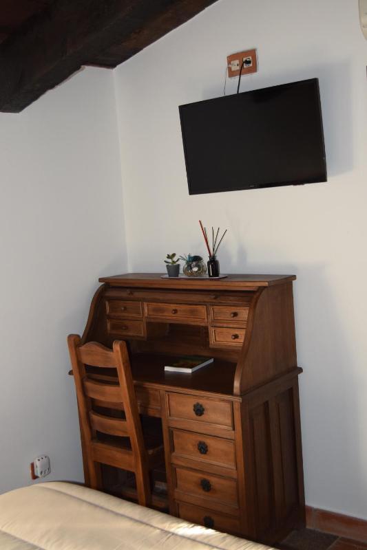 Large Double Room image 4