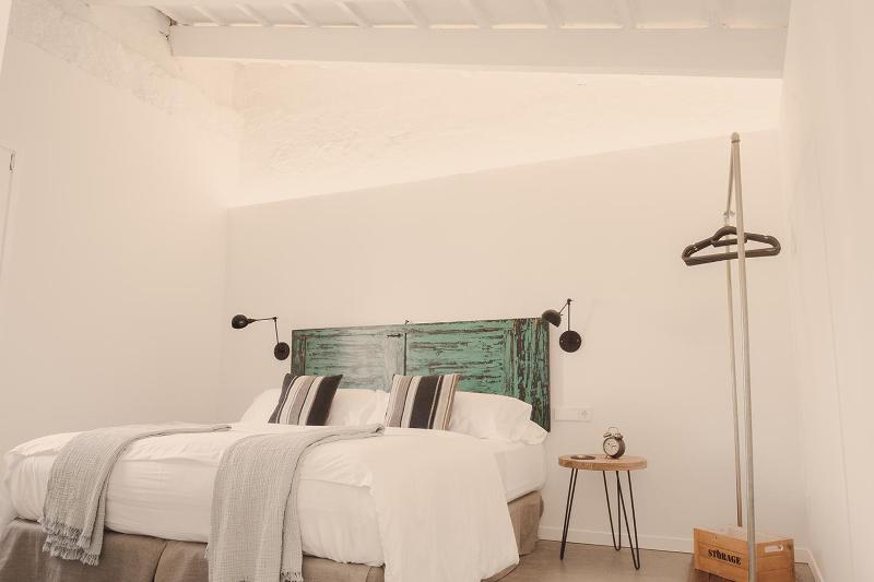 Smoix hotel - image 1