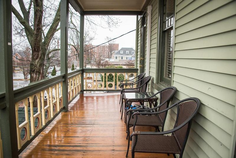  The Rodgers (Deluxe / 2nd Floor Vandiver Mansion) image 2
