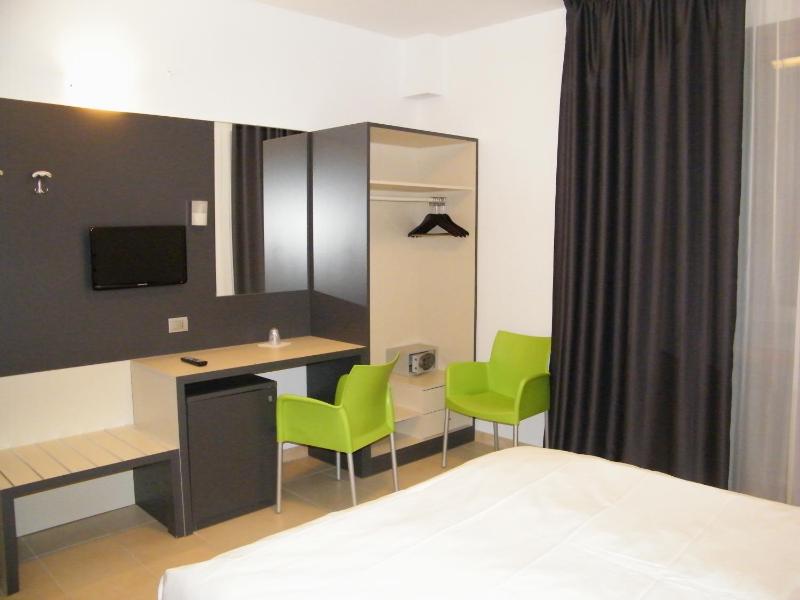 Deluxe Double Room or Twin image 2