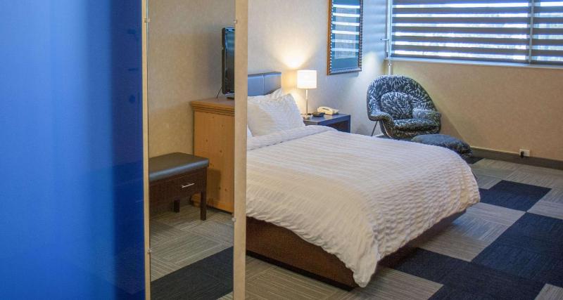 King Room image 2