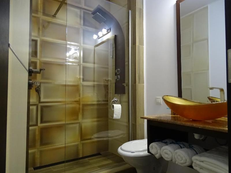 Deluxe Double Room image 2