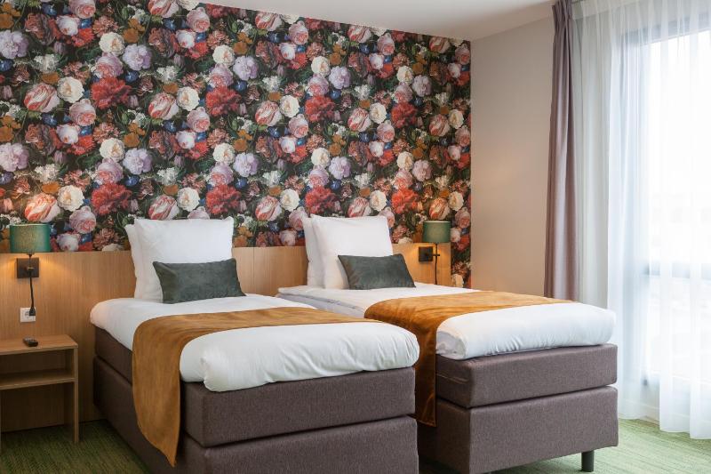 Superior Twin Room image 1