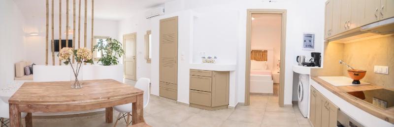 Studio Apartment image 2