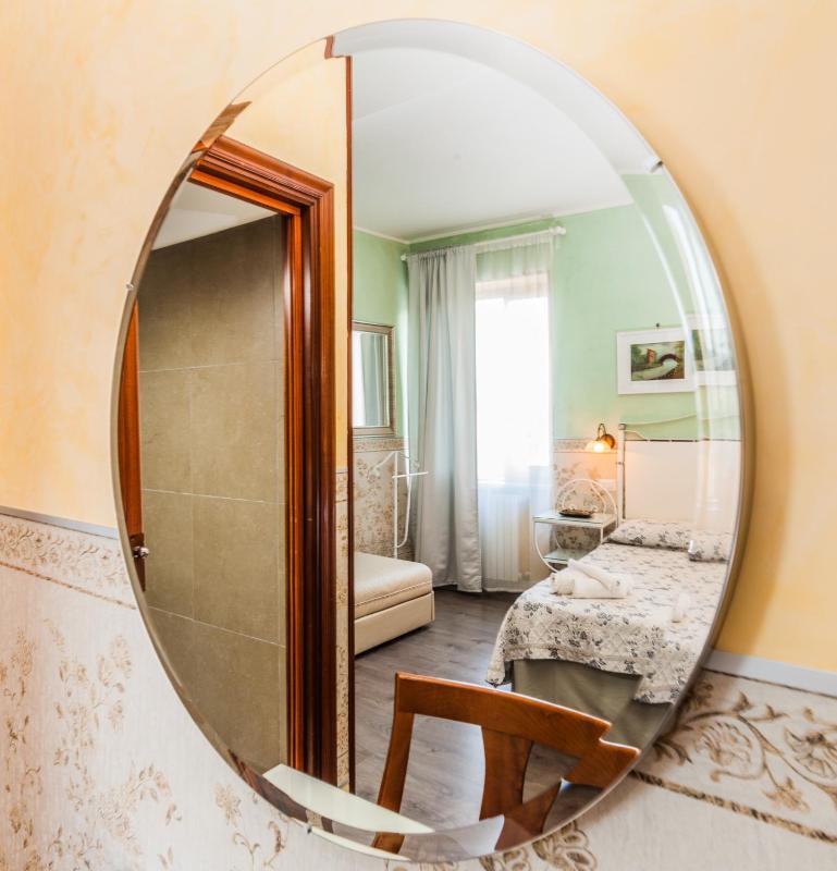 Superior Double Room image 1
