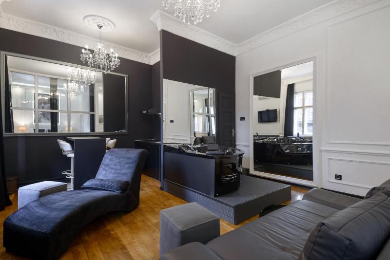 Superior Apartment with Balcony and Hot Tub image 2