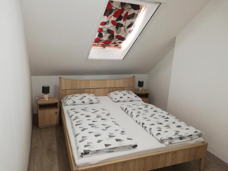 One-Bedroom Apartment image 4