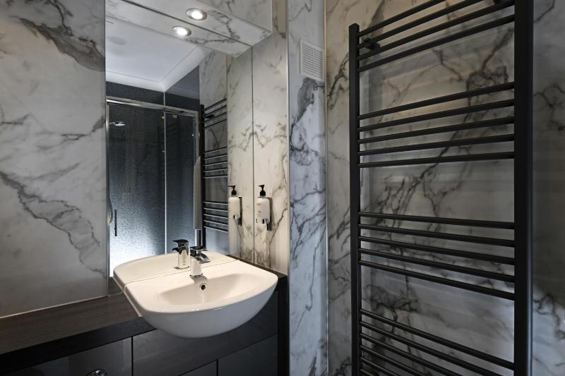 Double Room with Private Bathroom image 2