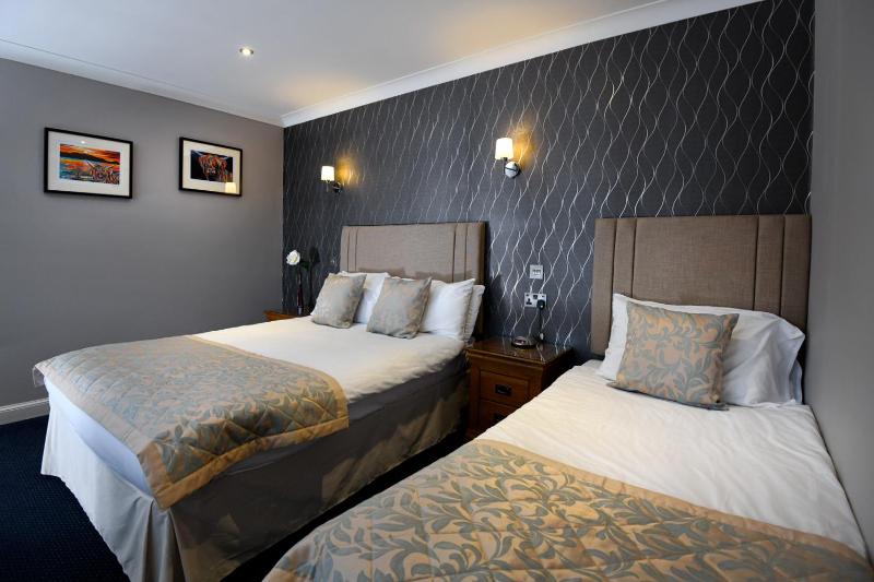 Double Room with Private Bathroom image 3
