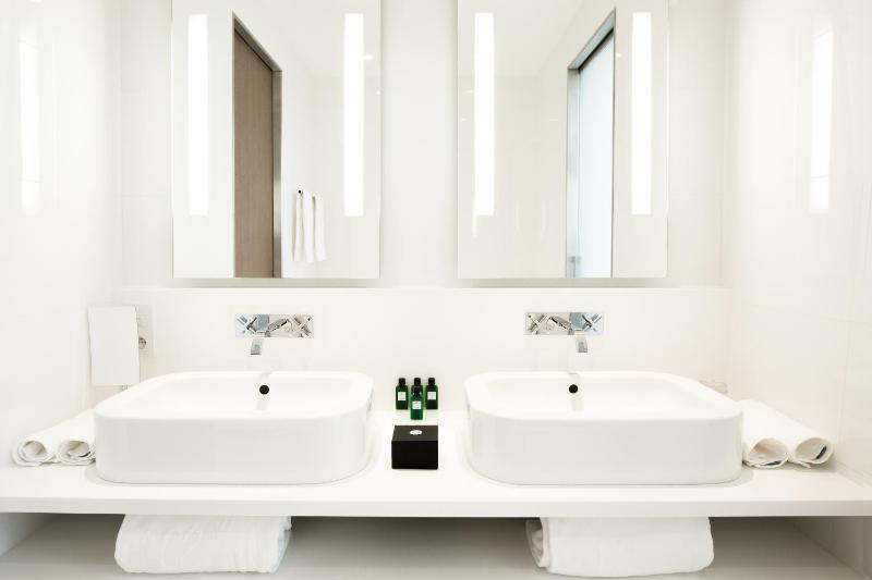 Superior Double Room image 2