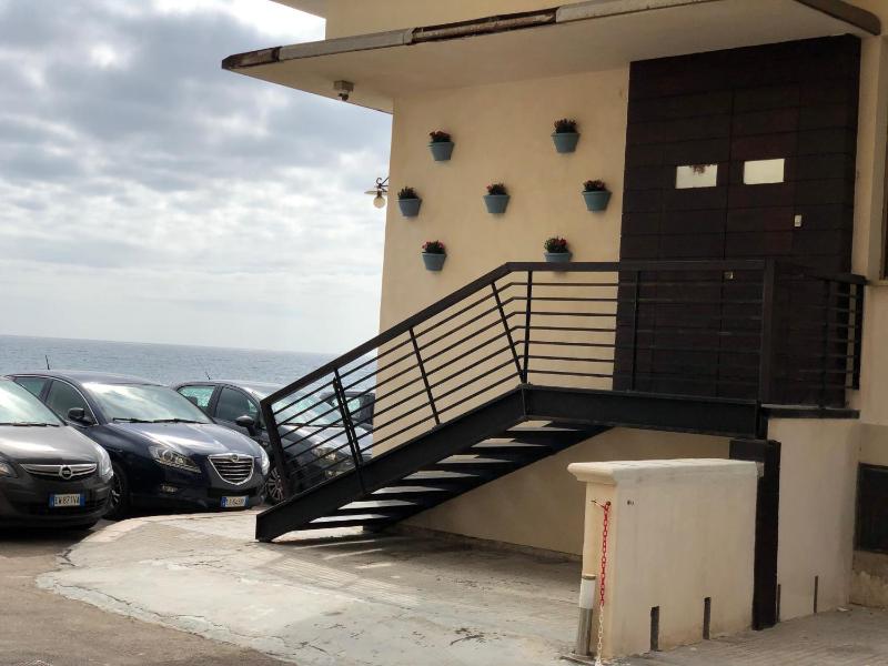 Studio with Sea View image 1