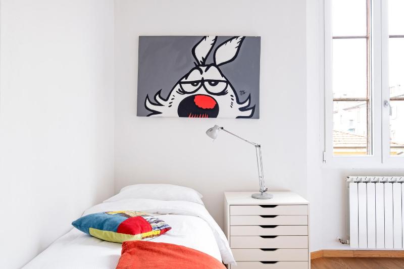 GuestHost - Skyline Central Apartment - image 14