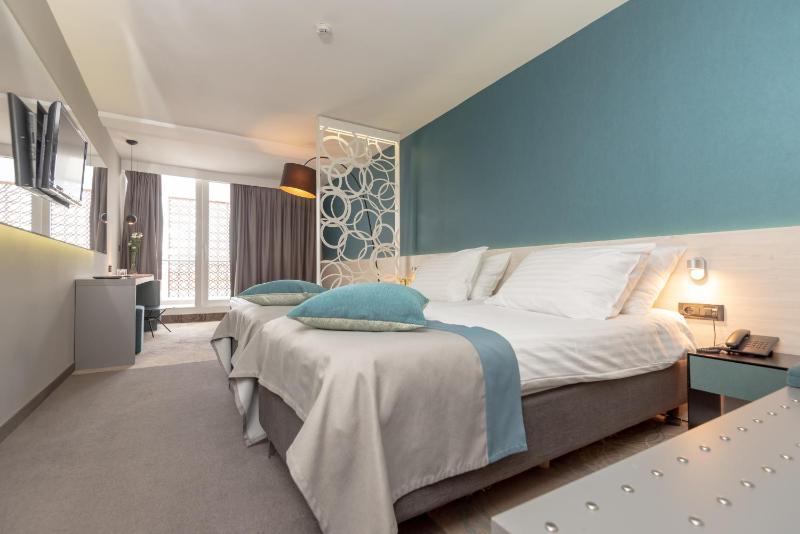 Superior Double or Twin Room with Balcony image 2
