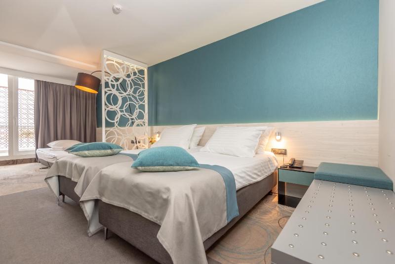Superior Double or Twin Room with Balcony image 3