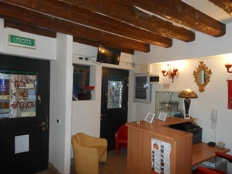 Double or Twin Room image 3