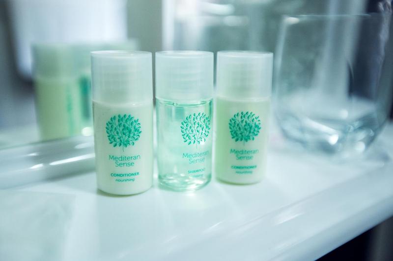 Apartment with Shower image 3