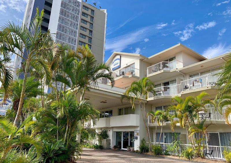 Outrigger Burleigh - image 1