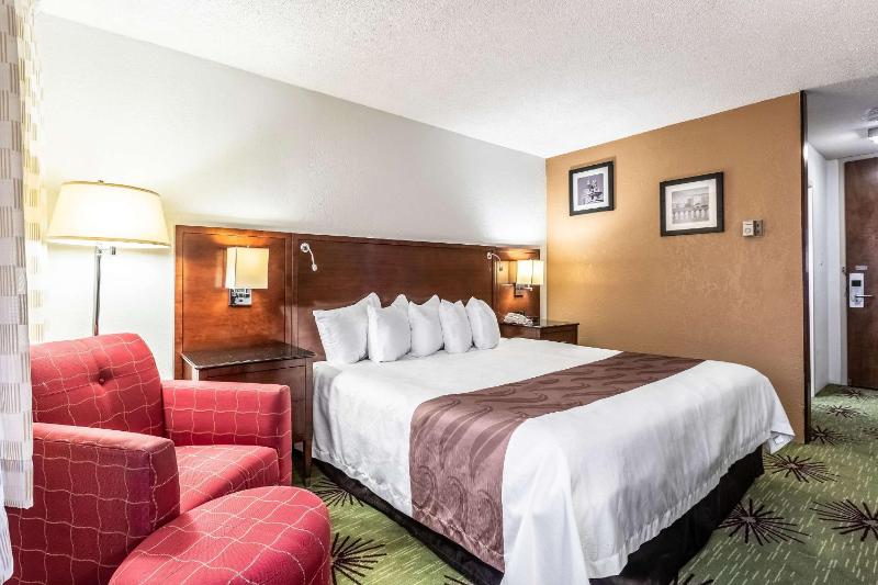 King Room - Non-Smoking image 2