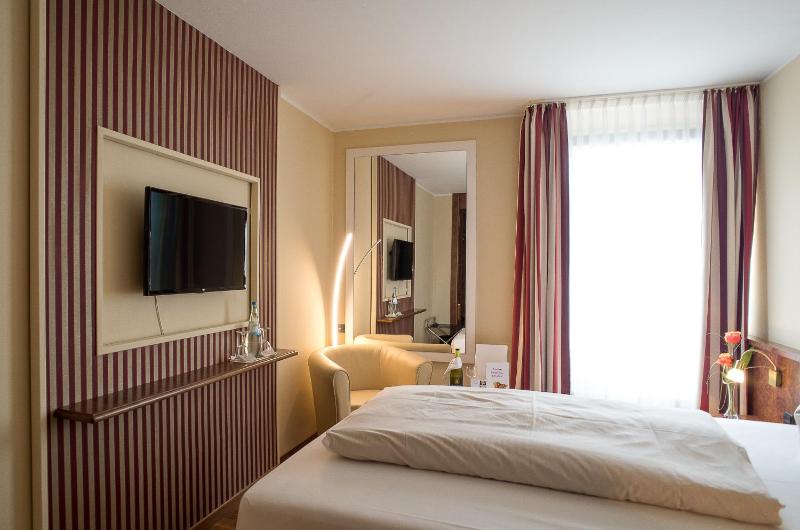 Single Room image 3