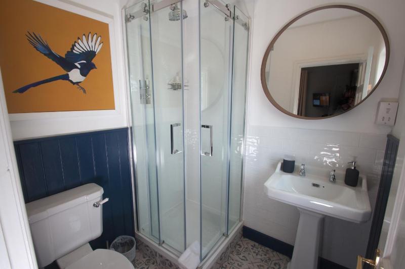 Double Room with Balcony image 4