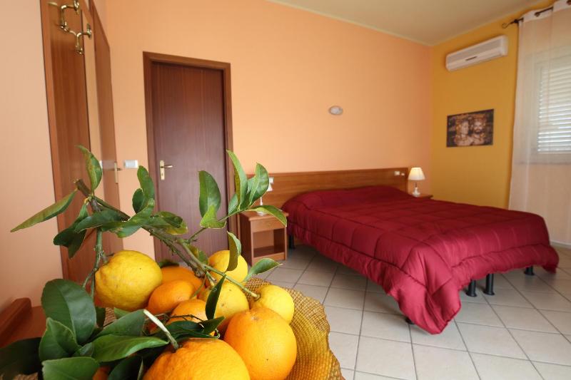 Deluxe Double Room with Balcony image 2