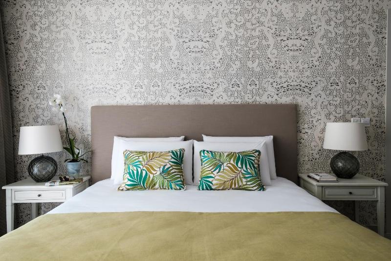 Double Room image 2