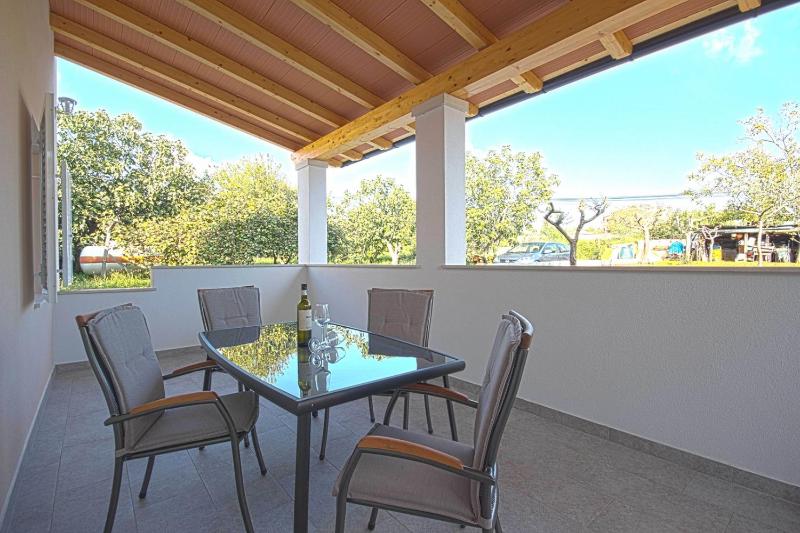 *Amazing modern apartment with 2 bedrooms* - image 10