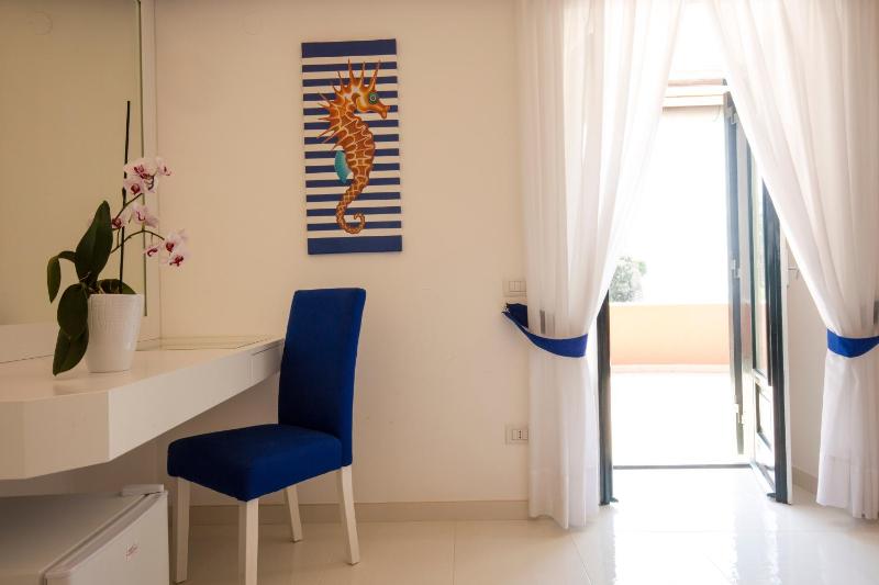 Superior Family Room image 4