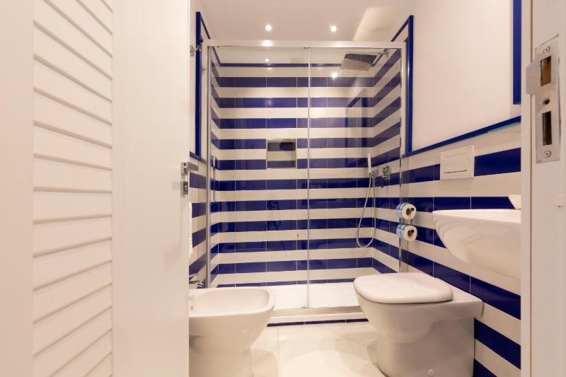 Superior Family Room image 3