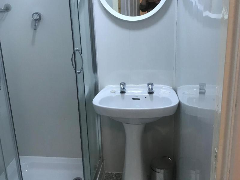 Double Room with Private Bathroom image 4