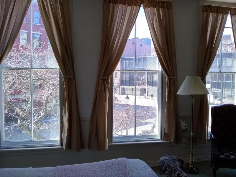 Superior King Suite image 2