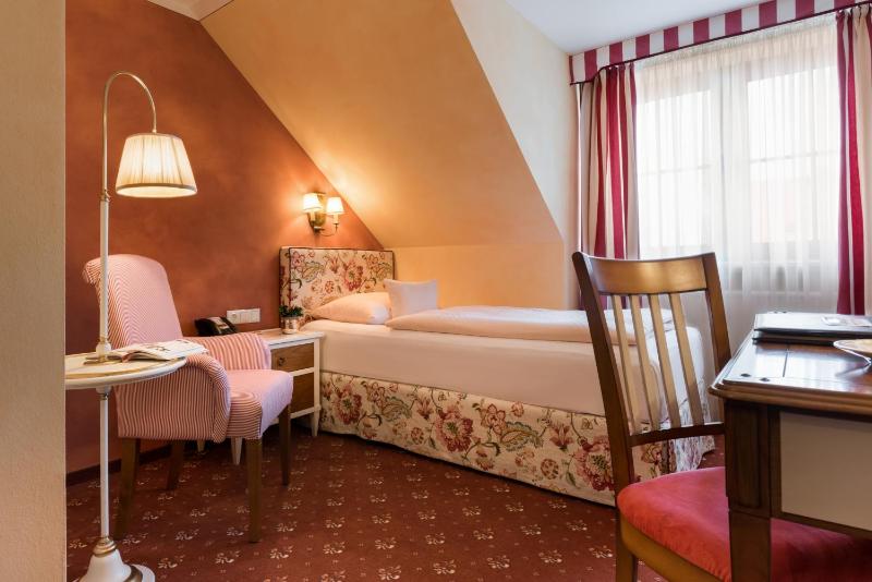 Business Single Room image 1