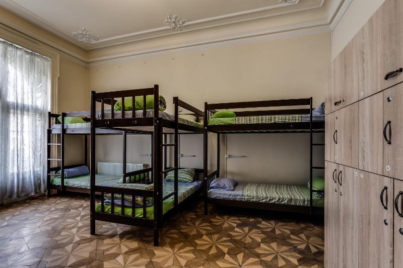 Bed in 10-Bed Mixed Dormitory Room image 3
