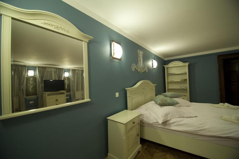 One-Bedroom Suite image 3