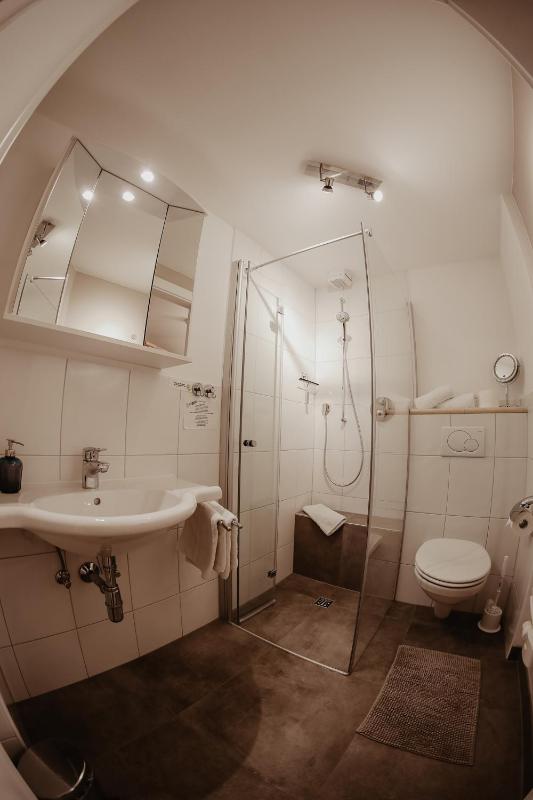 One-Bedroom Apartment with Balcony image 1