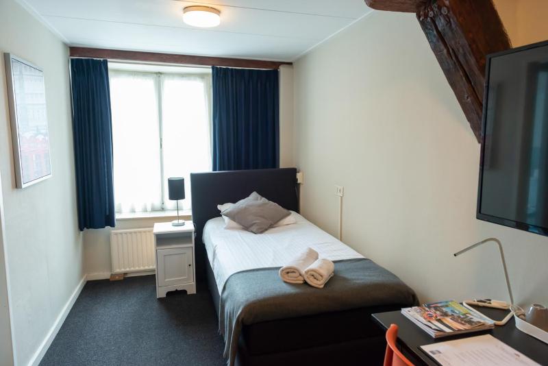Standard Single Room image 1
