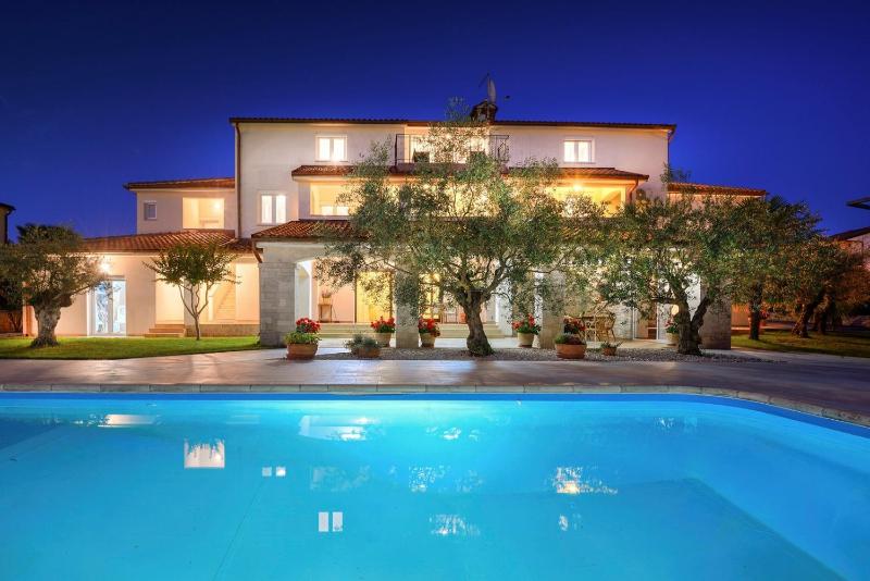 Villa Hope - Apartments with Shared Pool - image 47