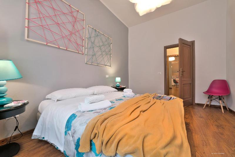 Borgo in color - Sweet Dreams in Florence - image 5