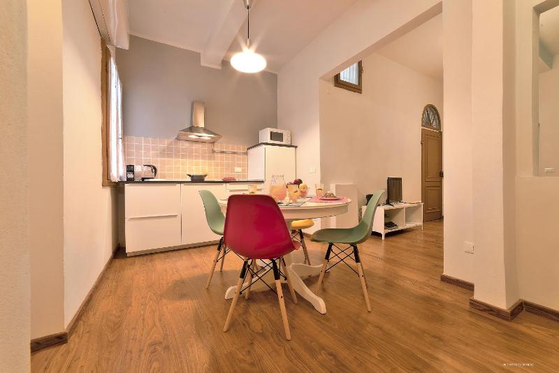 Borgo in color - Sweet Dreams in Florence - image 9