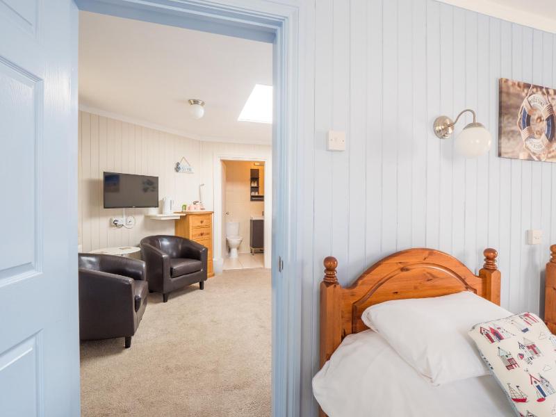 2 Room Family Suite image 4
