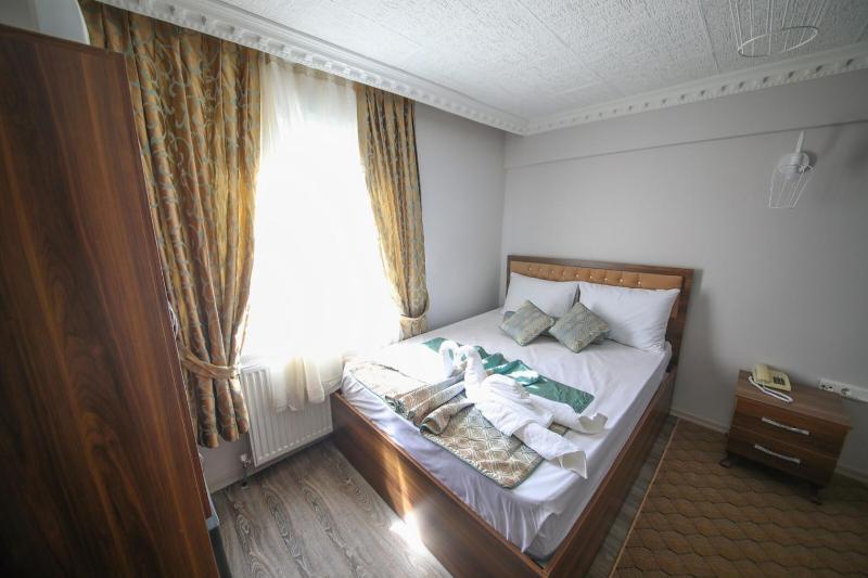Budget Double Room image 4