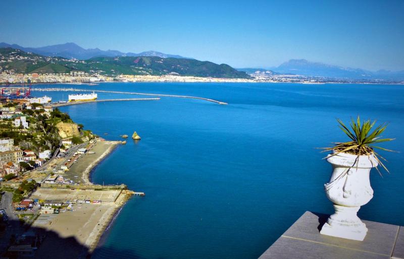 LA TERRAZZA SUL BLU -vista mare- Images