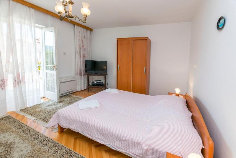 Apartment image 4