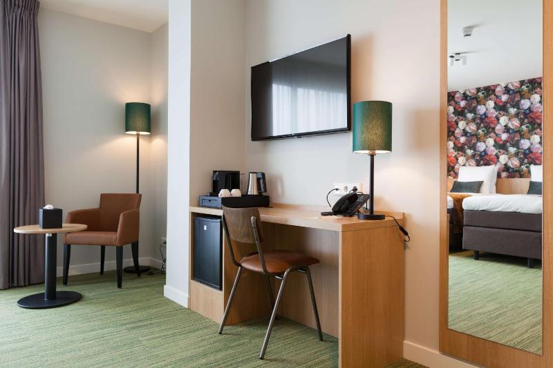 Superior Twin Room image 1