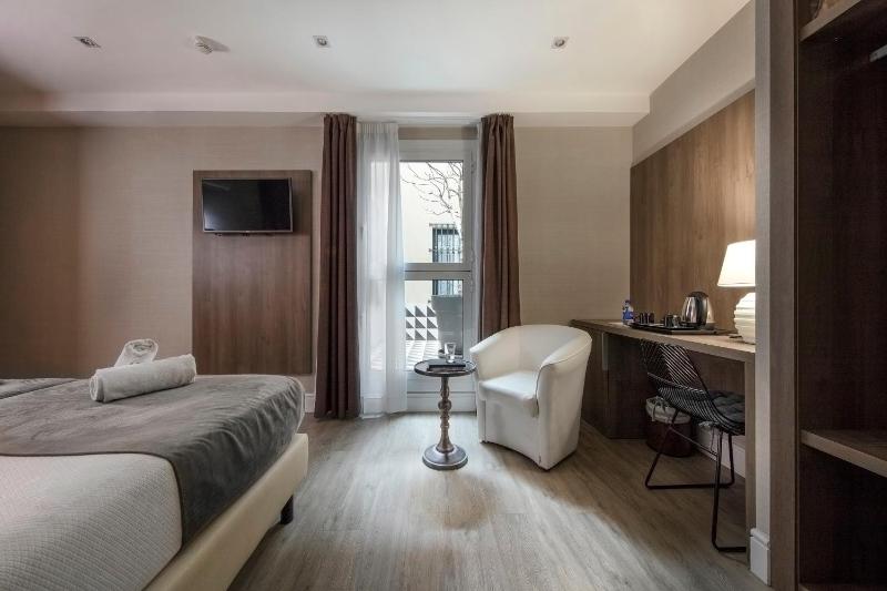 Superior Room Interior image 4