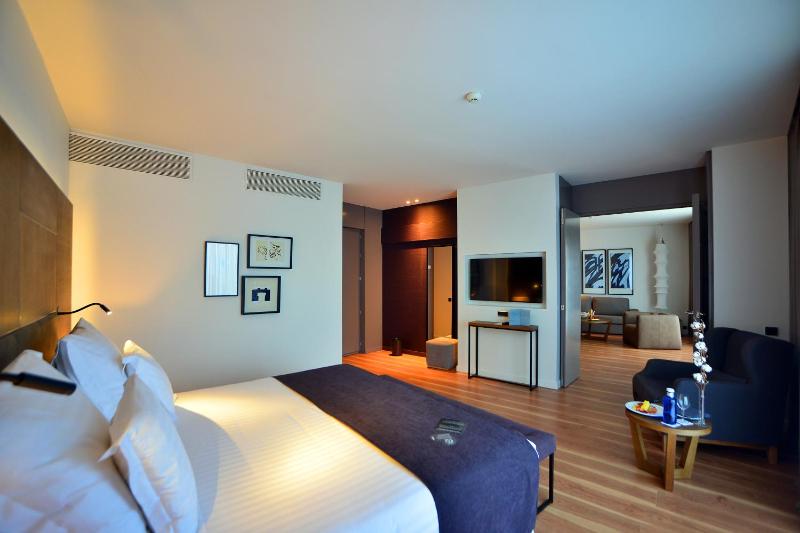 Suite with Hot Tub in Terrace (2 adults) image 4