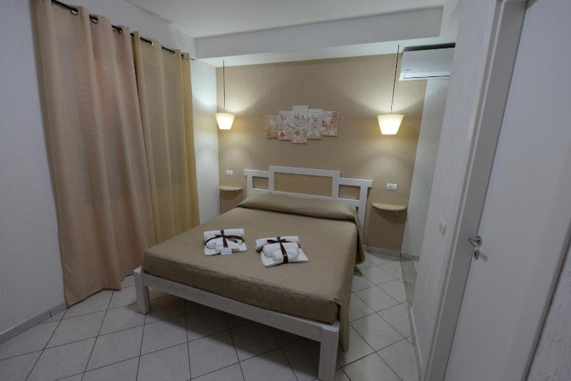 Double Room with Balcony image 1