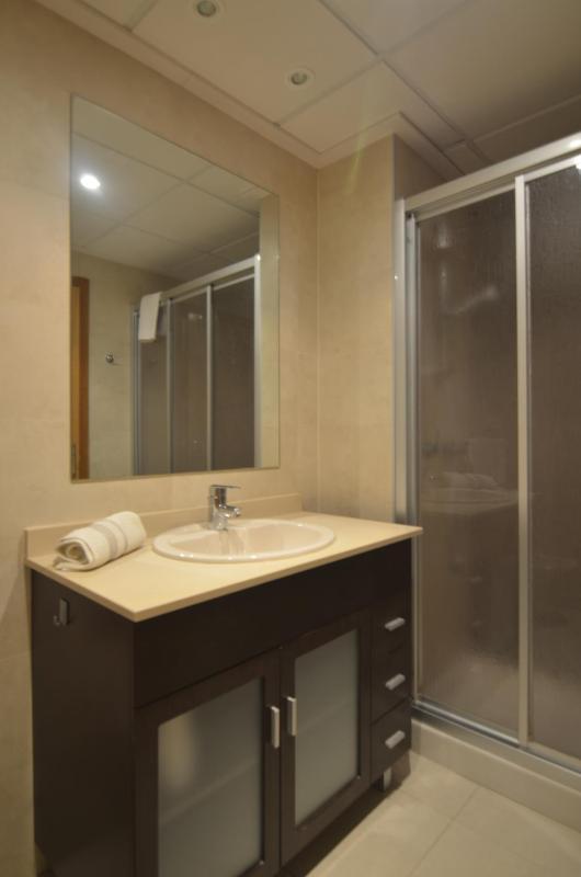 One-Bedroom Apartment with Sea View image 2