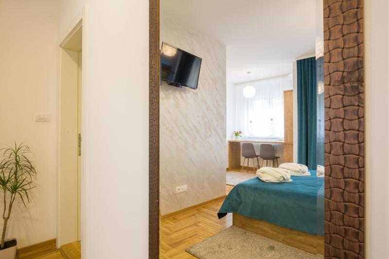 Studio Apartment image 3